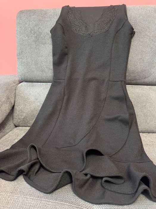 Рокля , Zara , къс ръкав , но плътна материя