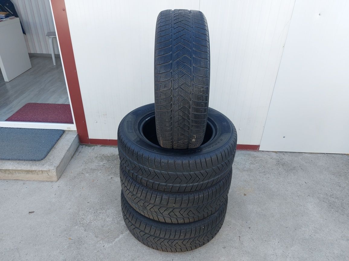 125 lei bucata! Set anvelope M+S 235 65 17 Pirelli