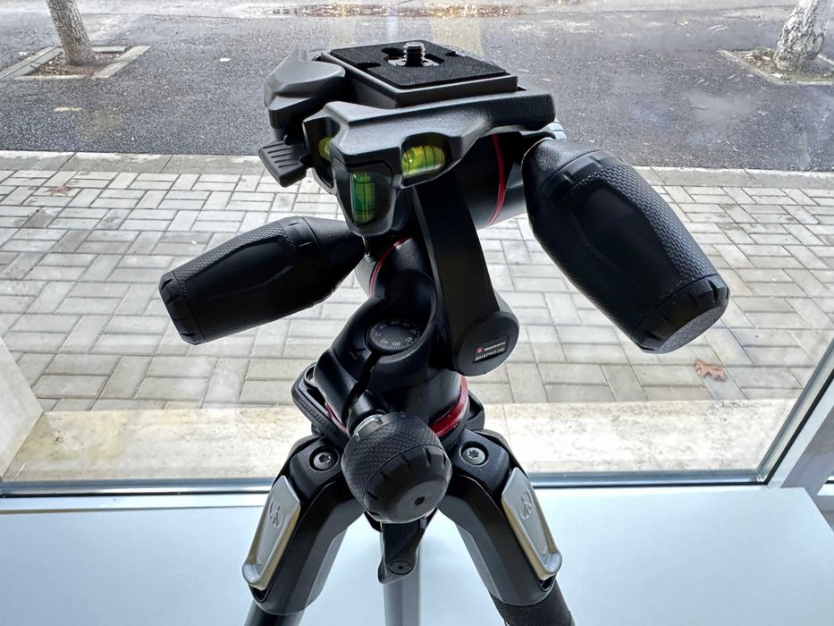 Manfrotto MT190XPro3 + Manfrotto MHXPRO-3W статив за фотоапарат