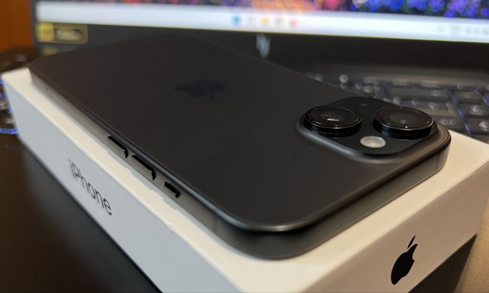 Като нов!! iPhone 15 / black / 512 gb