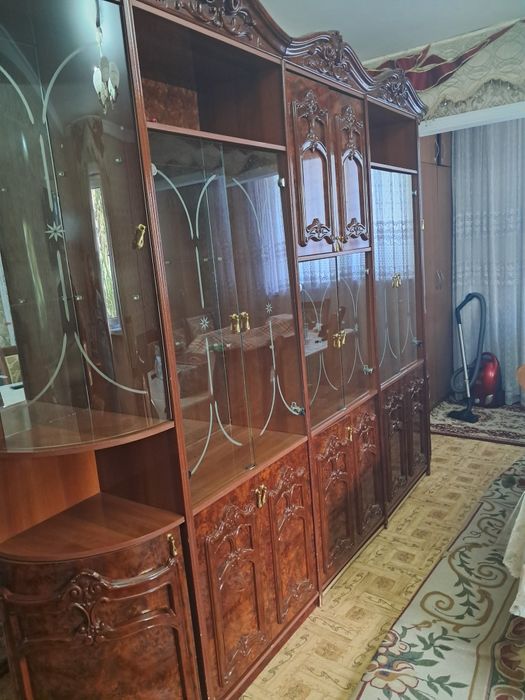 Сервант сотилади