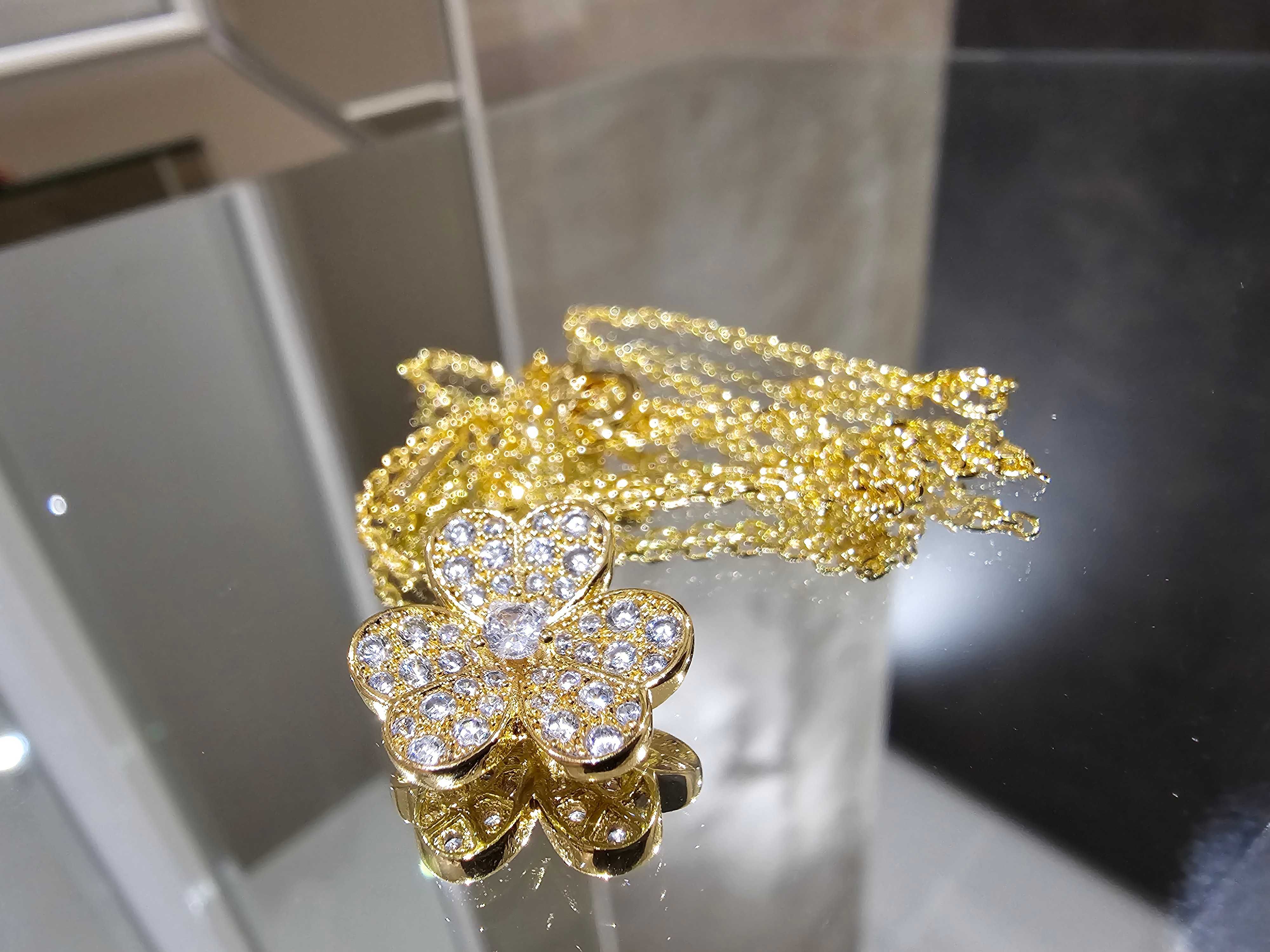 Van Cleef & Arpels VCA Gold Frivole Small Diamond Clover Дамско Колие