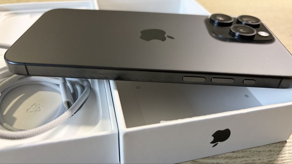 Iphone 15 pro max 256 gb negru neverlocked