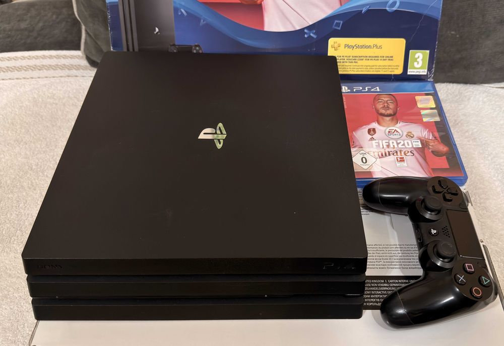 Playstation 4 Pro 1000Gb + джойстик + Fifa 20, PS4 Pro