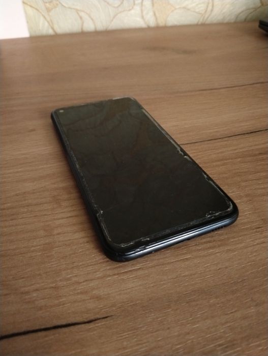 Продаю Самсунг А11 СРОЧНО