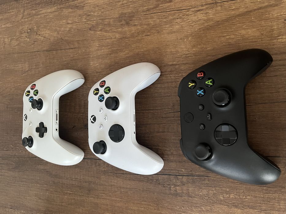 Vand/Schimb Xbox one s 600gb+8 jocuri+ 3 controllere