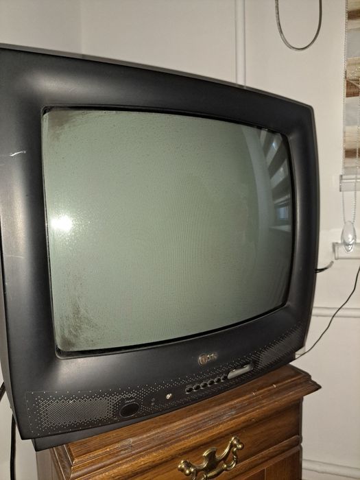 Продам телевизор LG