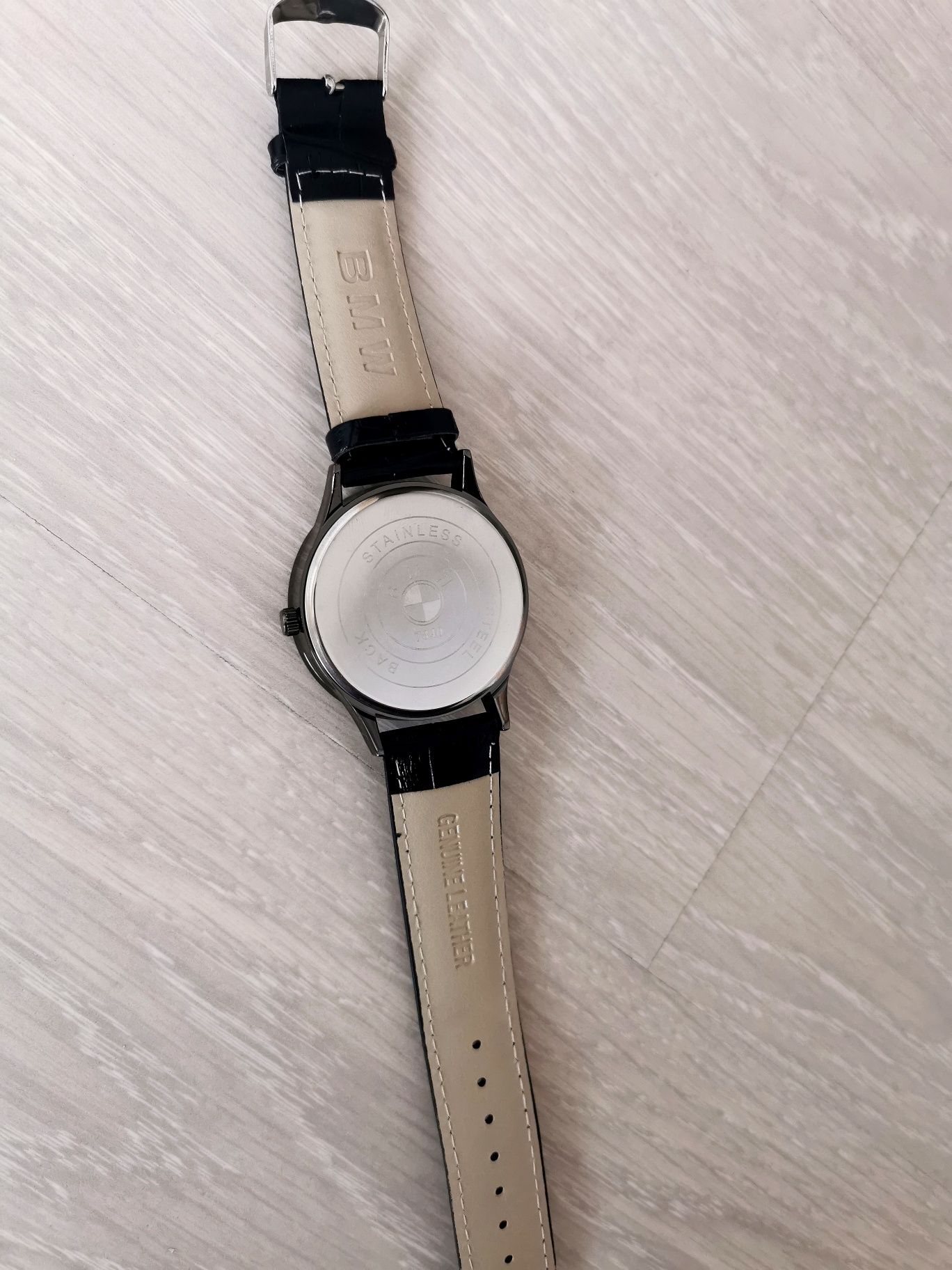Подаръчен Комплект Мъжки ръчен часовник + синджир