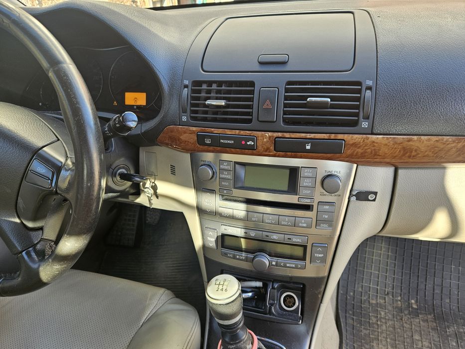 Toyota avensis 2.2 150 cp