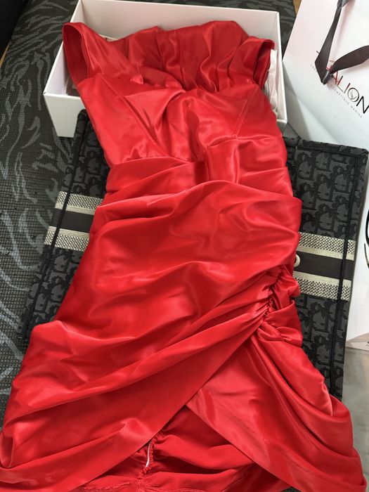 Reina Store Рокля