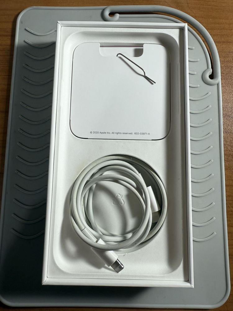 Продам iPhone 11