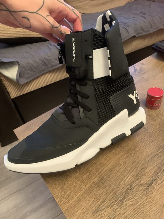 Adidas y-3 noci aproape noi