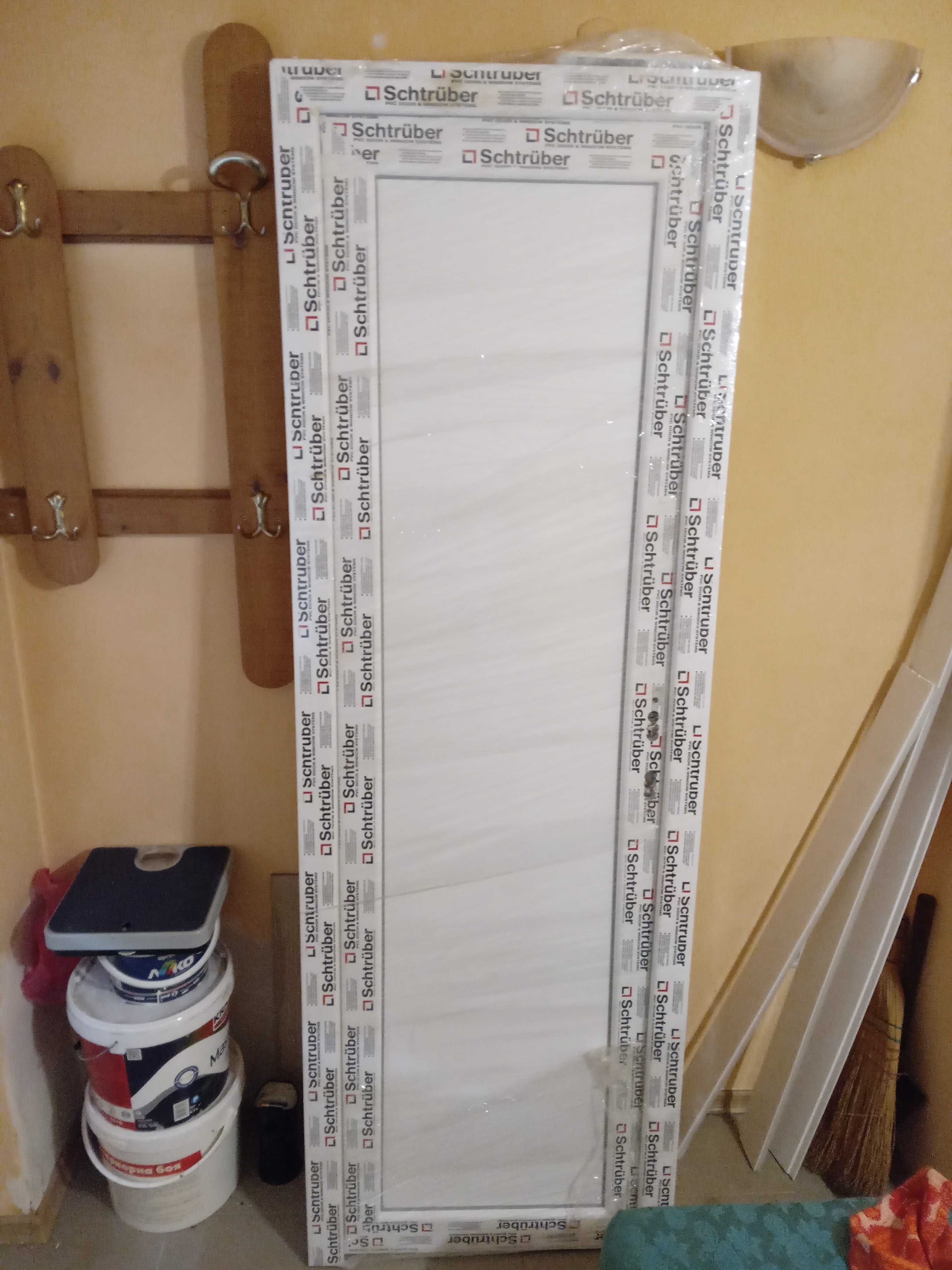 Продавам нова PVC врата за баня 68x198 лява