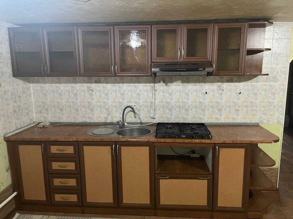 Продам кухонный гарнитур в отличном состоянии