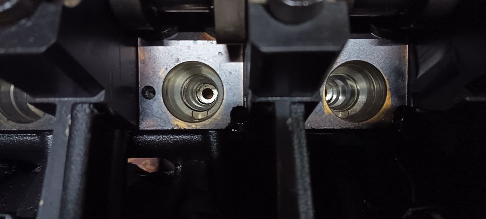 Глава за 2.0 TDI помпа дюза