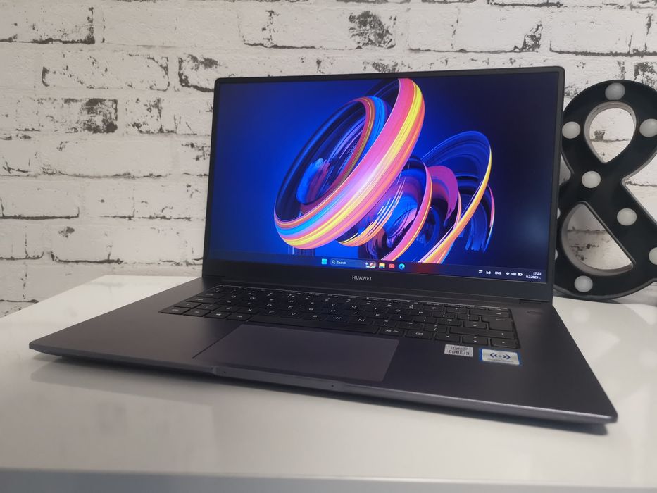 Лаптоп HUAWEI Matebook D15, 15.6" Intel i3, 512GB NVMe, 8GB RAM