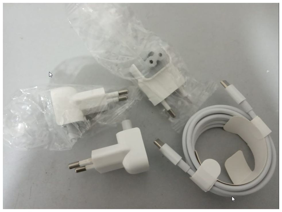 на MACBOOK зарядка, на все модели Блок питания и комплектующие