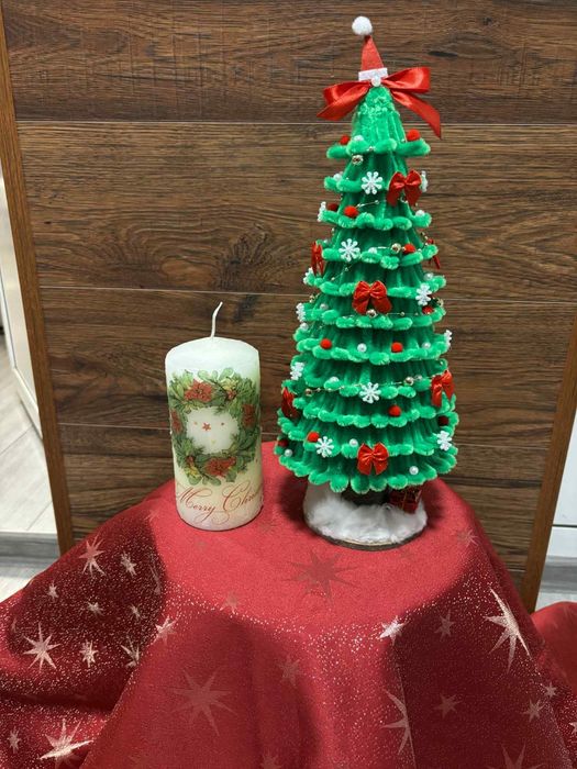 Коледни свещи и елхички