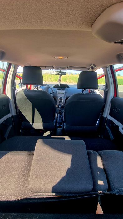 Toyota Yaris 1.0 VVT-i (2009) – Buburuza roșie