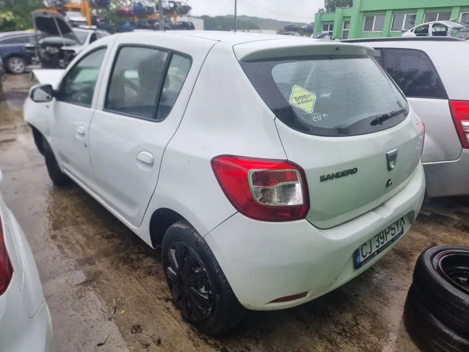 Dezmembrez Dacia Sandero 2, an 2015, motor 1.5 dci cutie de viteze manuala 5+1 trepte