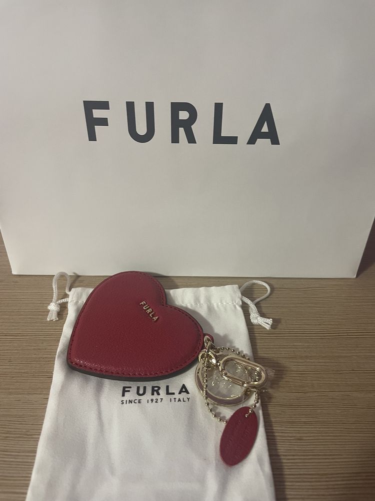 Furla-аксесоар-ключодържател