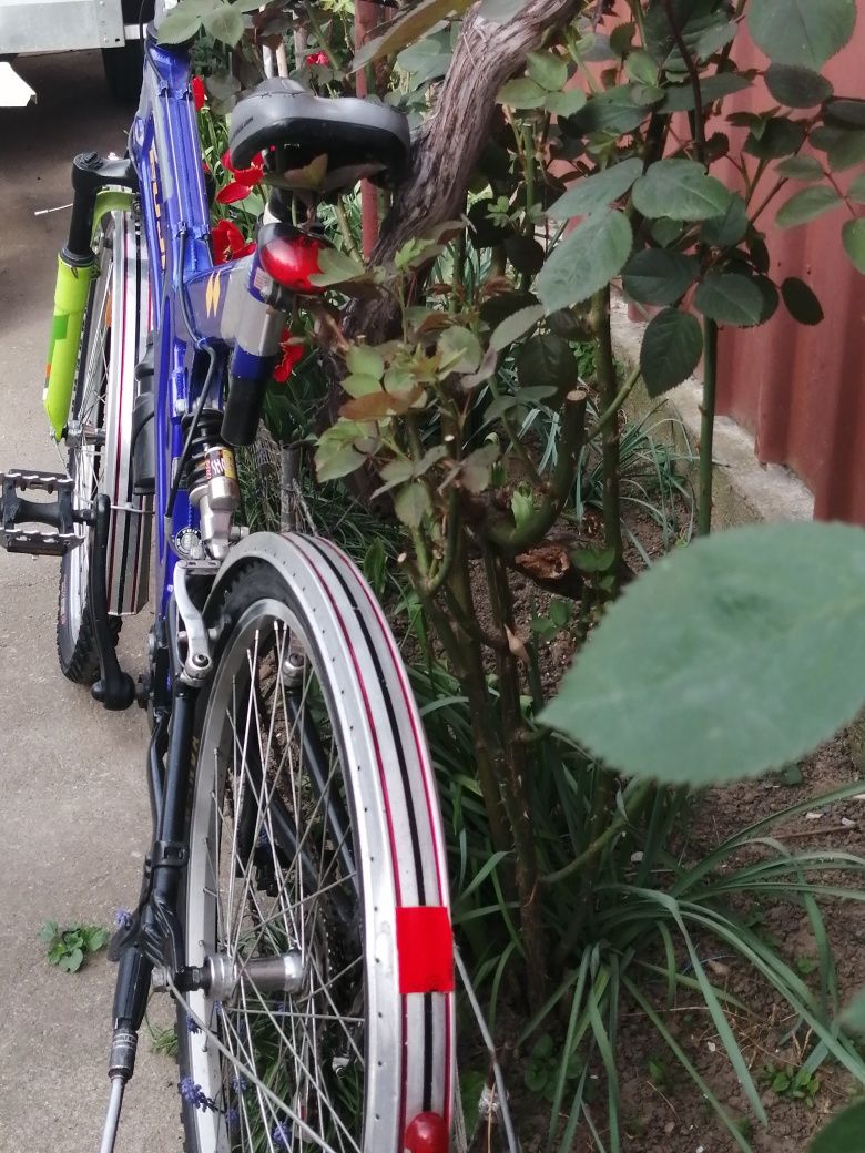 Bicicleta cu telescop și arc Fuji mărime 26