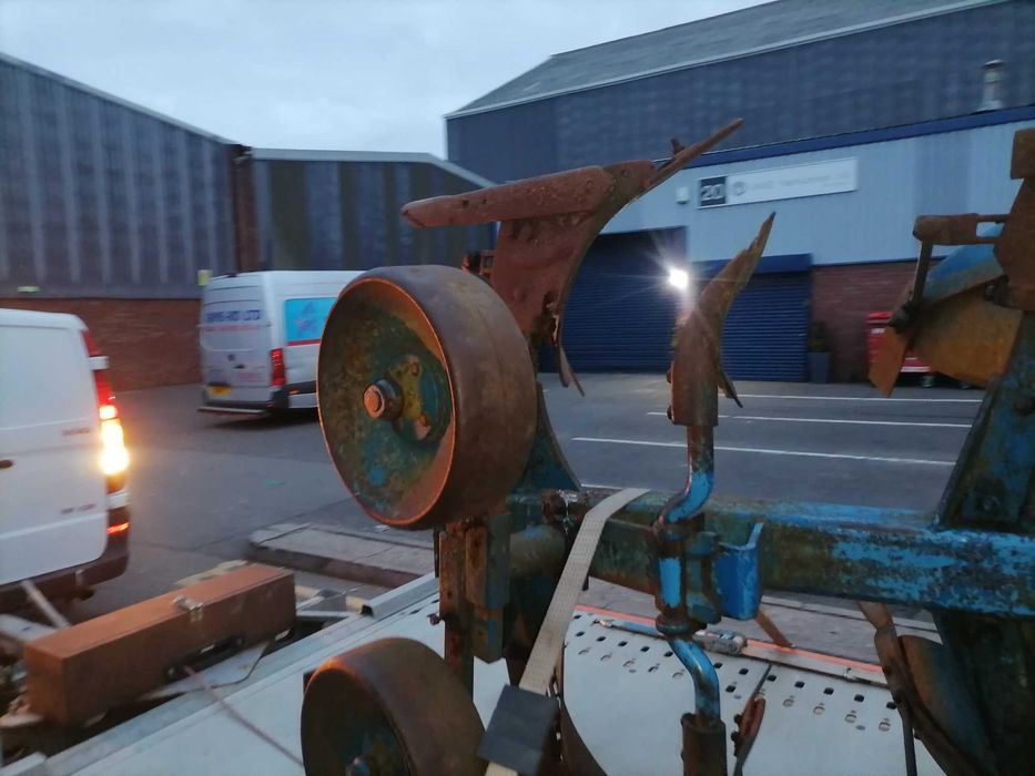 Vand plug Lemken foarte solid, reversibil cu trei trupite
