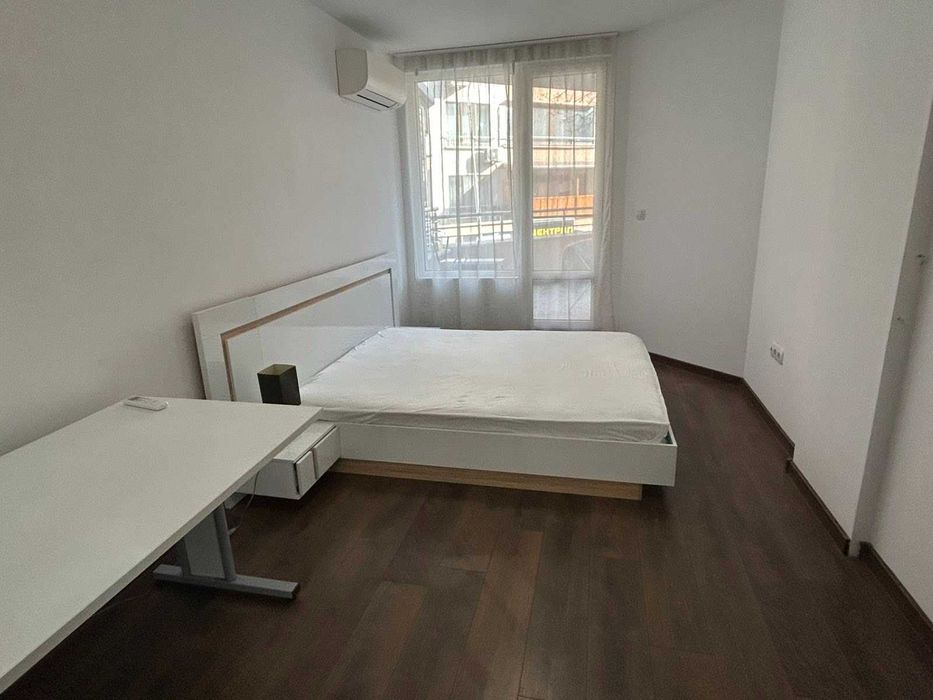 Дава се под наем Двустаен апартамент в Бургас, Лазур - 60 кв.м за 425 € - Снимка #2