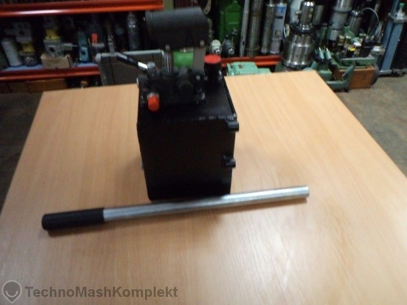 ръчна хидравлична помпа