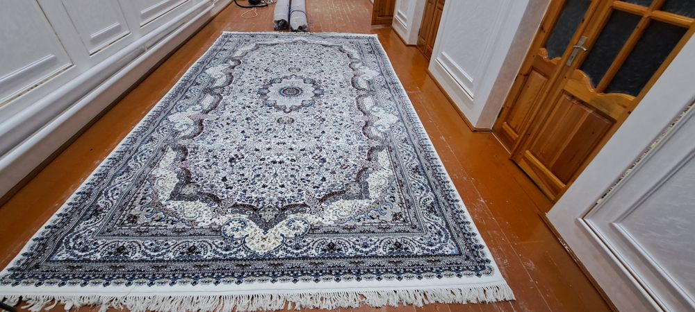 Gilam sotiladi 3/5 xolati yangi