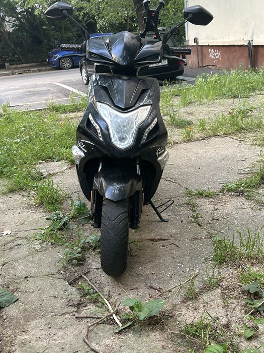 Scuter de vanzare prer negociabil