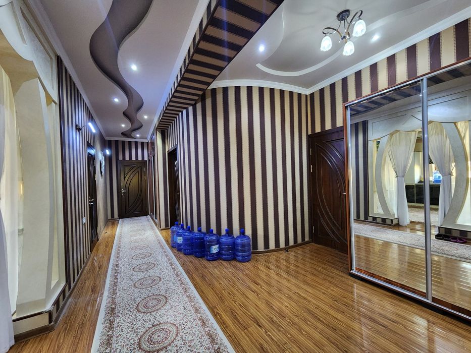 4 xonali hashamatli kvartira sotiladi. 110000$