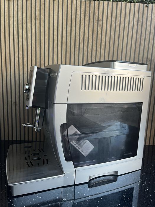 Delonghi  Cappuccino ECAM 23.450.S -  с половин година гаранция!