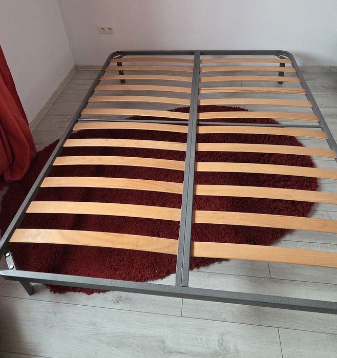 Somiera cu picioare metalice 160x200