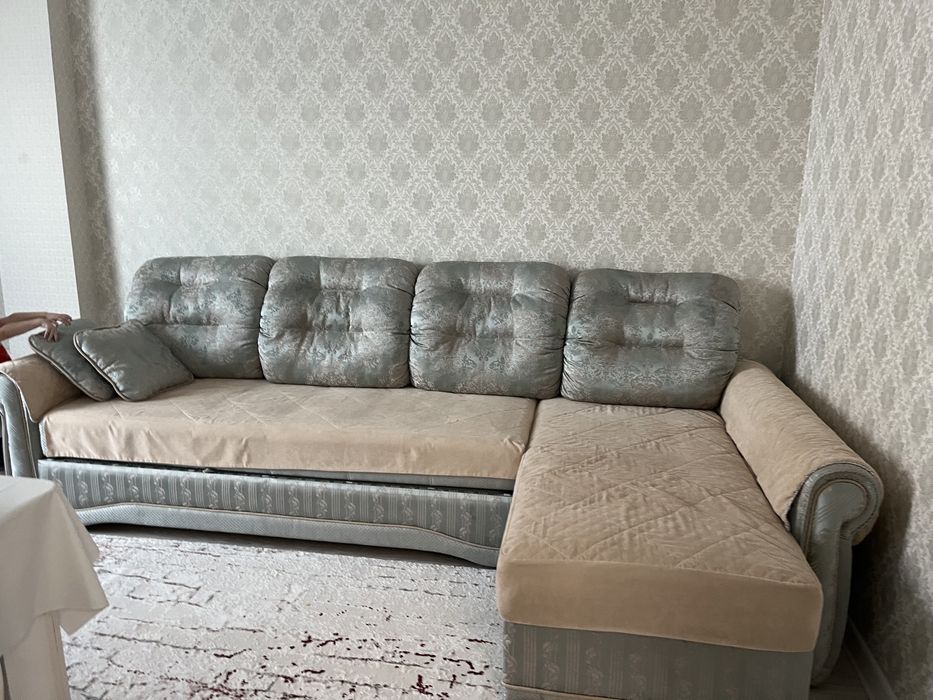 Продам диван угловой