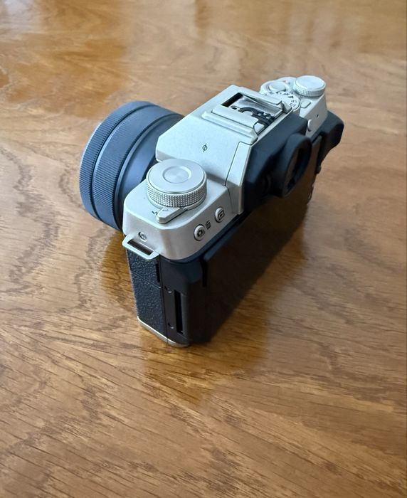 Camera foto avansata Fujifilm x t200 cu obiectiv 15-45 stare noua