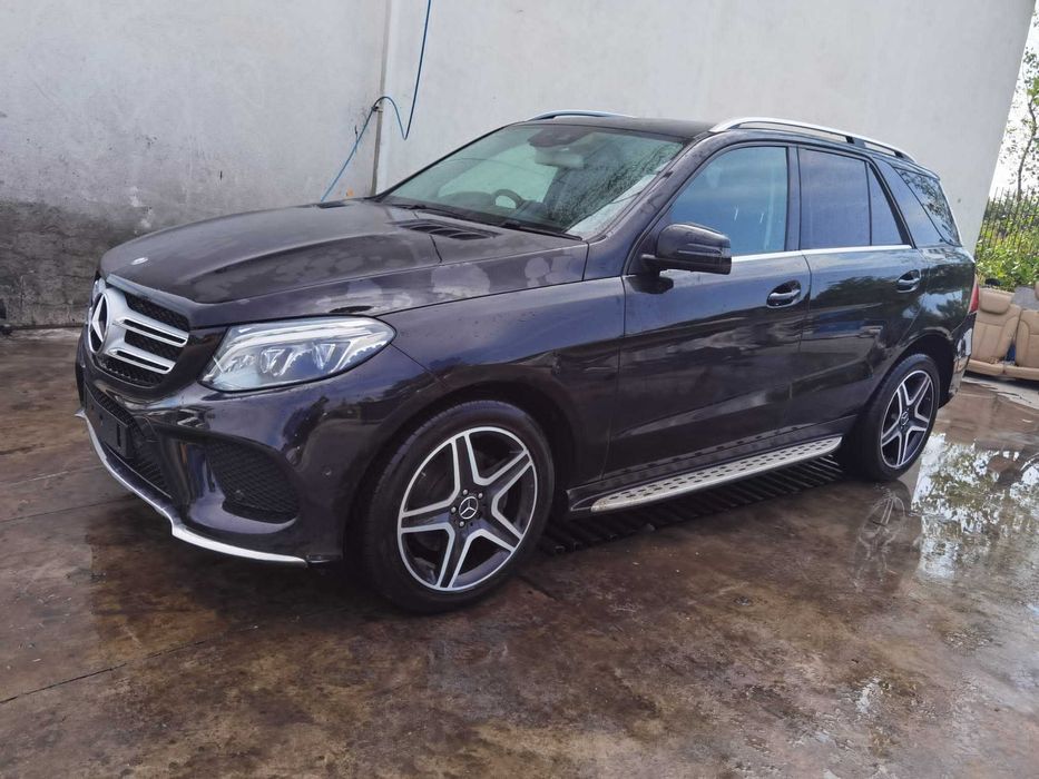 Dezmembrez mercedes gle 250 amg/bara fata gle/capota gle/far gle/