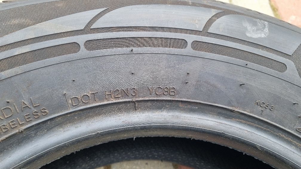 Michelin Agilis 225/75R 16CP și  KUMHO 215 75R 15C