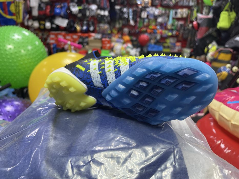 Сороконожки, футзалки,миники,бутсы.предатор,predator