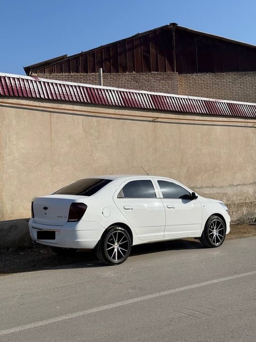 Yangi 18 dyuymli 4 boltli disklar (235/45 R18) sotiladi