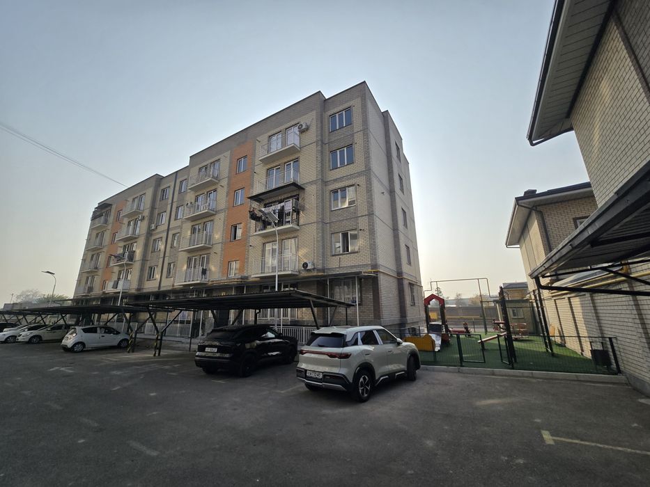 Qo'yliq Kompasda Tayyor, Ta'mirlangan 3 Xonali Kvartira!