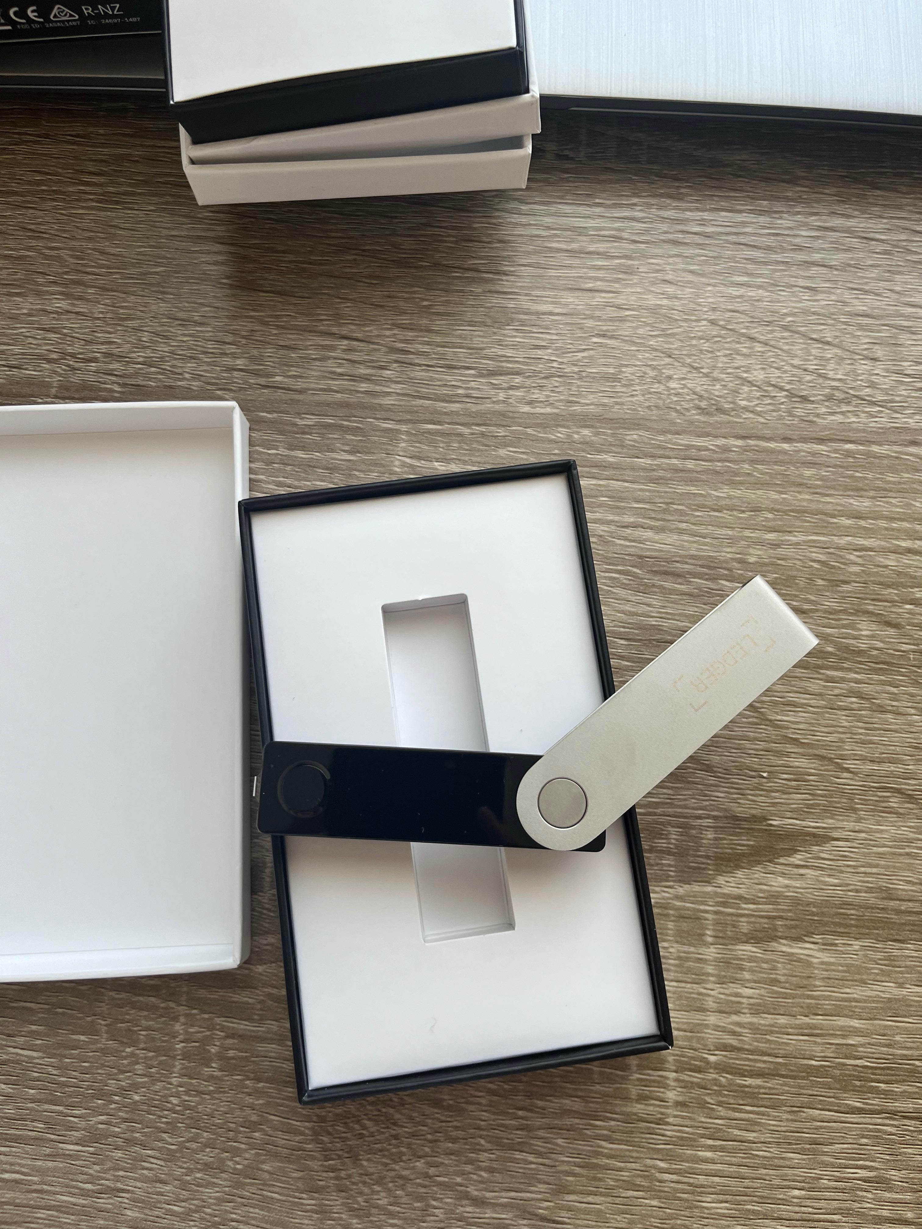 НОВ! Крипто портфейл Ledger Nano X