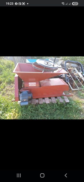 Teasc presă de stors strugurii hidraulic  ,
