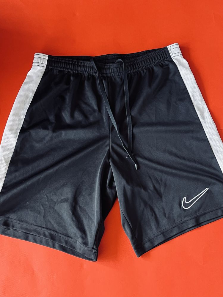 NIKE Dri-Fit Shorts - S / Оригинал