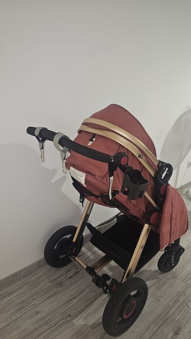 Cărucior pentru vânzare