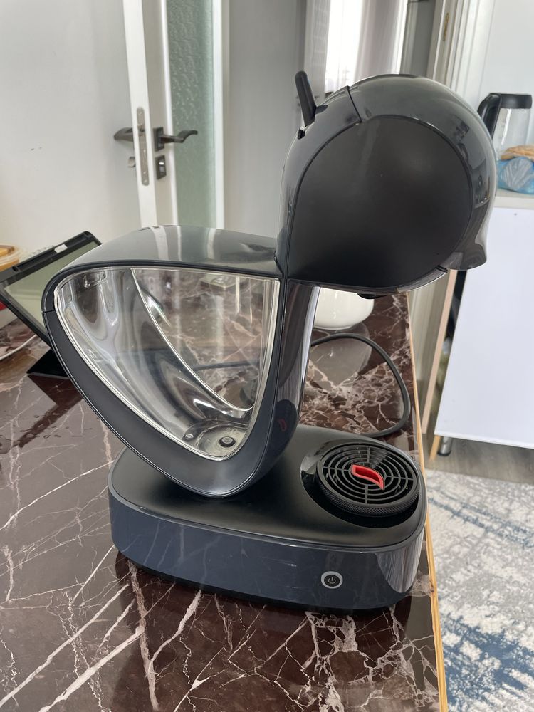 Продам капсульную кофемашину Krups пользовался меньше года