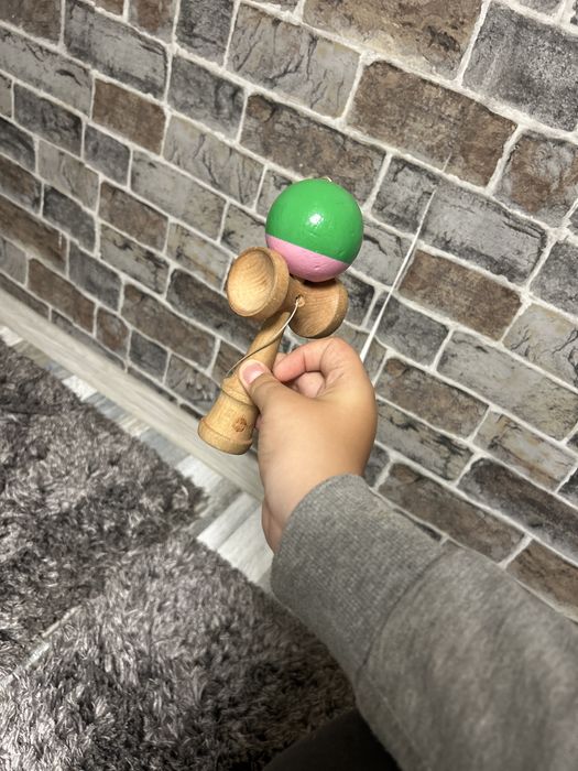 Vând kendama semnatura lui xremus