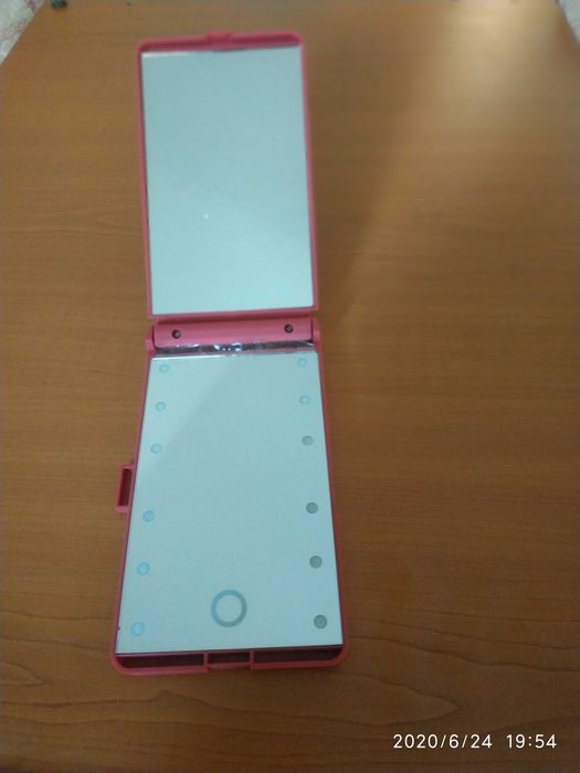 Oglinda cosmetica cu Leduri