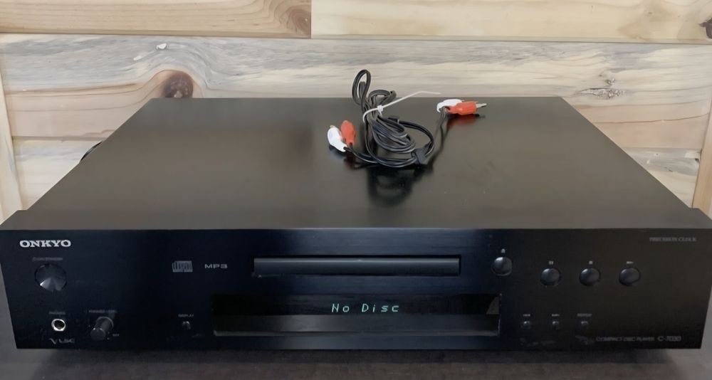 Vând CD.Mp3 Onkyo C-7030