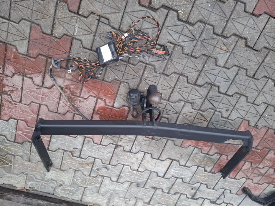 Vând cârlig tractare VW PASSAT B6